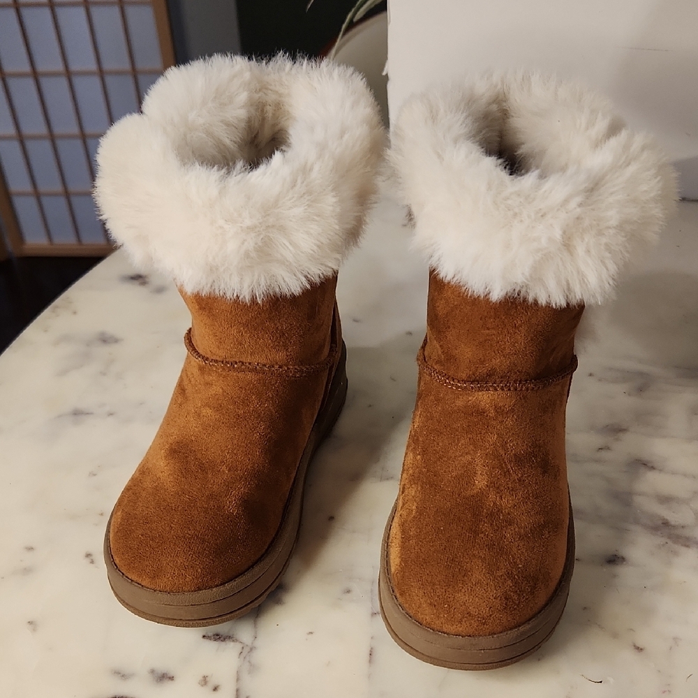 White Mountain Chestnut Suede Faux-Fur Cuff Boots Sz 11 (children shoes)